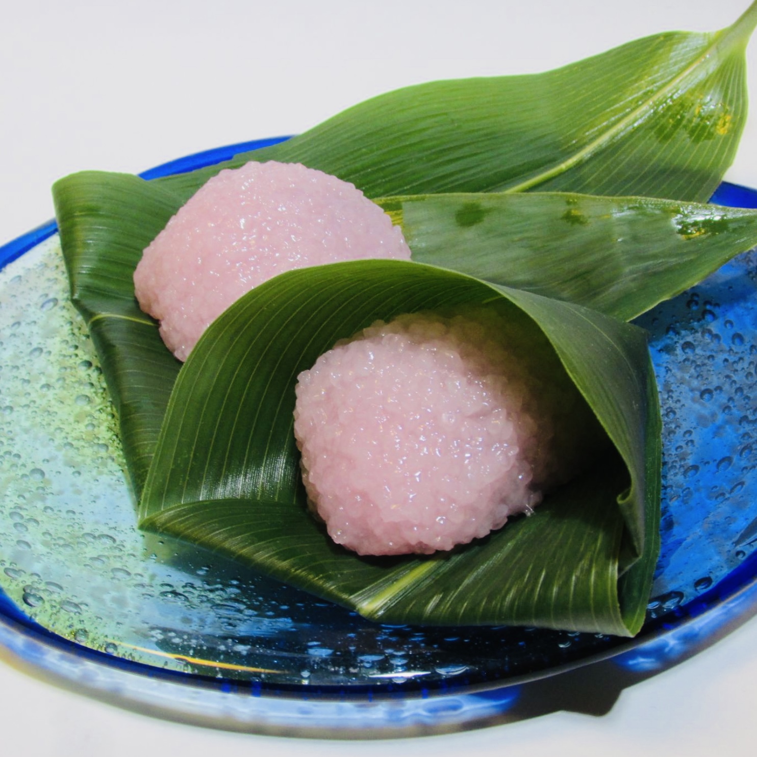 鳴海餅本店】笹の葉サラサラ【笹餅】 | 鳴海餅本店 | 大丸京都店公式 SHOP BLOG