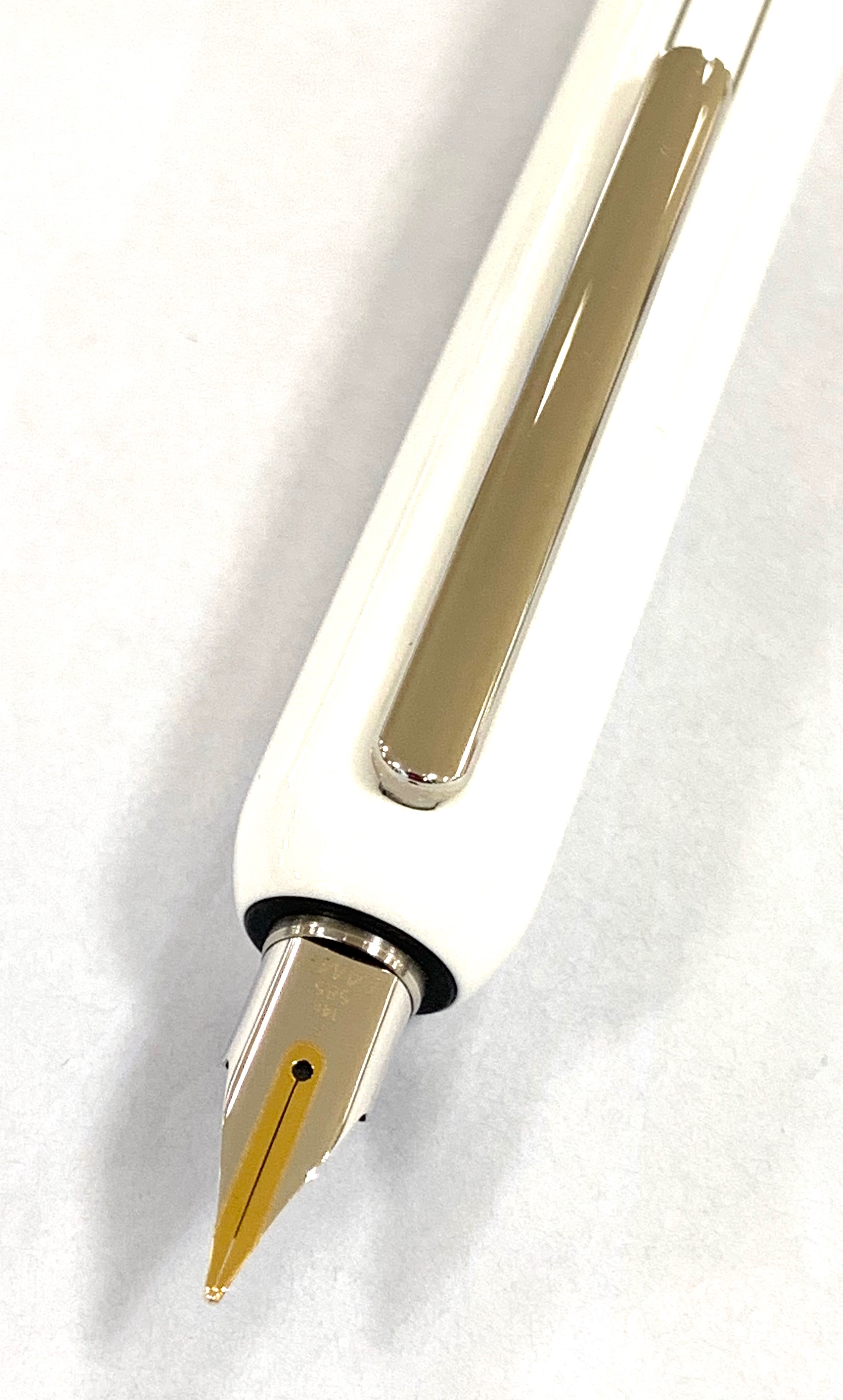 LAMY dialog3を記念日が近いので購入しました【キャップレス