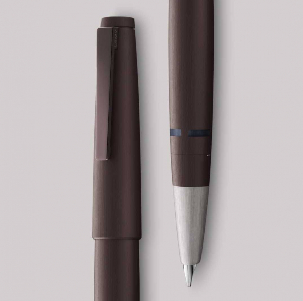 最大15%OFFクーポン LAMY2000・ブラウン 限定万年筆＊お祝いのギフトに🎁 | 輸入 筆記具